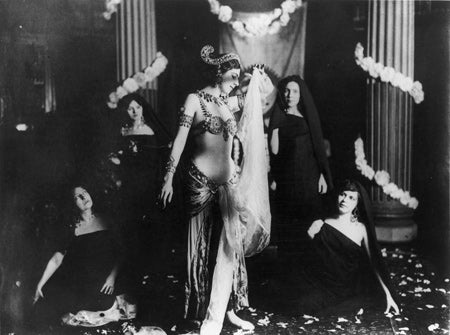 French | Mata Hari performing Brahmanic dances in the library of the Musée Guimet, Paris | 13 March 1905 | Musée Guimet  | Réunion des Musées Nationaux (RMN)