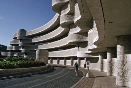 Douglas Cardinal, with Tetrault, Parent, Languedoc and Associates. Canadian Museum of Civilisation. 1983-1989.
